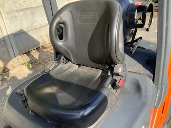 Toyota 8FG18 LPG/benzín, triplex 4,5 m, váhy - 6