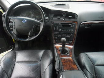 Volvo V 70 2.4 TD kombi - 6