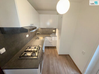 Pronájem bytu 1+1/B, 41.3 m2, po renovaci, nezařízený, Praha - 6