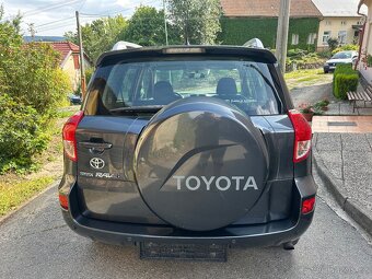 Toyota Rav4 2,2 D-4D - 6