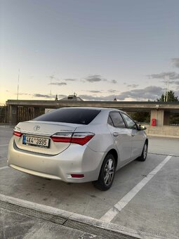 Toyota Corolla 1.6 i,  97kw - 6