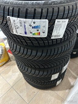 Zimní pneu 225/40 r18"XL Semperit - 6