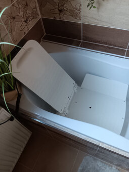 Výsuvné lehátko do vany. - 6