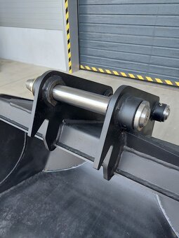 Skandinávská svahovací lžíce pro bagr 7-10 tun - 6