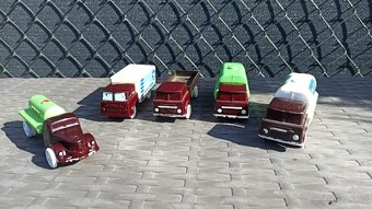 Bakelitová autíčka Směr - 6