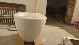 Nový zabalený závěsný WC - 6
