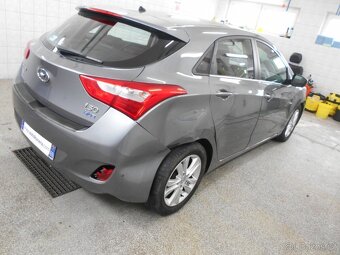 Hyundai i30 1,6 CRDi 110 - 6