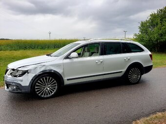 Škoda superb Laurin a Klement 2,0 tdi 125kw r.v 2015 čr - 6
