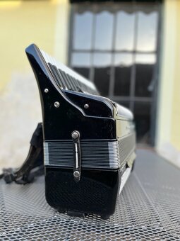 Prodám akordeon Weltmeister Supita B - 6