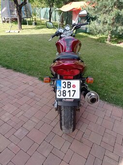 Kawasaki ZR750F - 6
