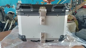 Parádní ALU topcase - NOVÝ - včetně montážní sady .. 45 l - 6