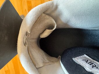Prodám (WTS) Jordan 1 Retro High OG a Jordan 4 Retro - 6