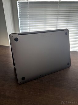 Apple MacBook Pro 13” (2019) s Touch Barem - 6