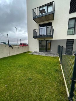 Pronájem bytu 1+kk 30 m² se zahradou 56 m², Plzeň Litice - 6