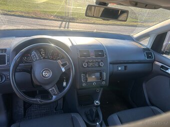 VW Touran 2.0 103 KW - 6