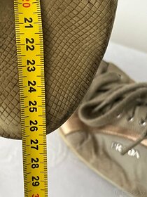 Prada - dáms. tenisky – vel. 37 - 37,5? - 6