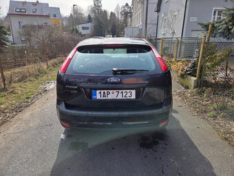 Ford Focus 1.4 - 6