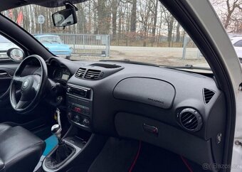 Alfa Romeo 147 1.6 16V benzín manuál 88 kw - 6