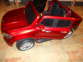 Hecht Mercedes Benz XMX606 červená - 6