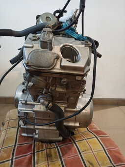 Motor kompletní Honda Transalp 650 R.V.2002 - 6