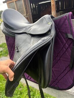 Drezurní sedlo Prestige 17/33 hezký stav, vlna, nastrojené - 6