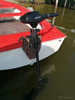 Prodám lodě s elektromotorem dvěma materiemi - 6