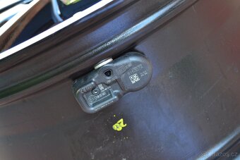 5x114,3 R17 Hliníkové disky Originál Lexus CT - 6