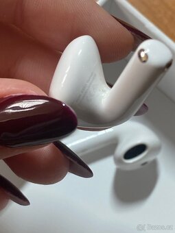 Prodám AirPods 4 (bez aktivního potlačení hluku) - 6