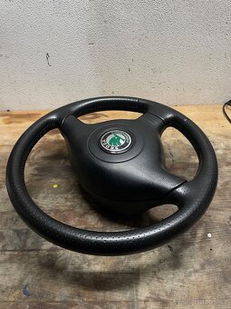 Perforovaný volant Škoda Octavia/Fabia RS - Stav Nového - 6