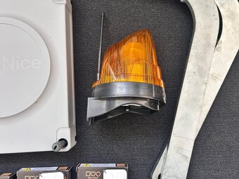 Kompletní set pro řízení dvoukřídlé brány - 6