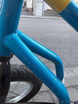 Modrá koloběžka - 6