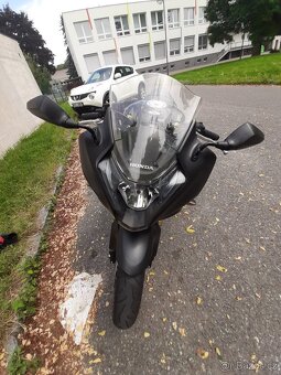 Honda CBR 600F - 6