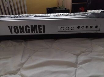 Elektrické klávesy/piáno/varhany - 6