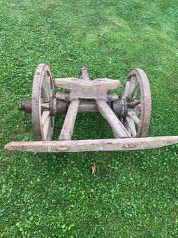 Retro- nákolesník z koňského povozu -loukoťové kola - 6