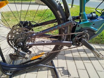 NOVÝ KELLYS Theos R50 LTD 29"/27.5" 725Wh - 6