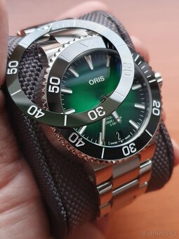 Oris Aquis Cal.400 41,5mm zelené s černou lunetou - 6