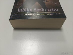 Ian C. Esslemont - Jablko, žezlo, trůn - 6