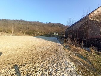 ustájení paddock paradise, Kralupy nad Vltavou, D8 Exit 8 - 6