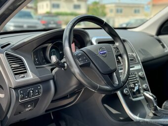 Volvo XC60 D4 Momentum Geartronic AWD - 6