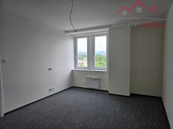 Pronájem bytu 2+kk, rekonstrukce, 50 m2, Žižkovo náměstí - A - 6