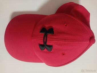 Červená kšiltovka zn. under armour, vel. S/M - nenošena - 6
