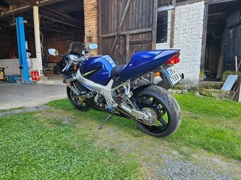 Suzuki GSXR 1000 K1 - 6