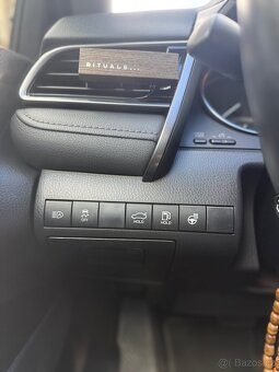 Toyota Camry Executive Hybrid - 6