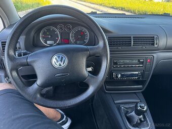 Volkswagen Passat 1.9TDI 74Kw Comfort - 6