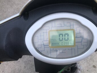Elektroskútr Racceway E-Moped 80 km/h Nejlepší tuning 5,2kW - 6