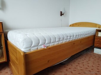 Dřevěná postel - 6
