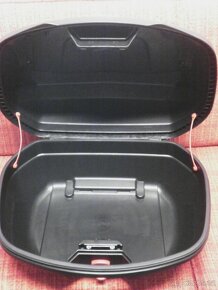 Velký kufr na motorku nebo skútr - 56 litrů,na 2 helmy. Nový - 6