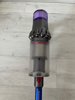 Tyčový a ruční vysavač Dyson V11 Absolute - 6