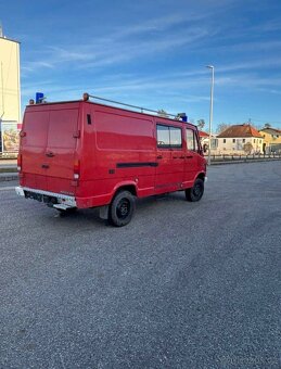 MERCEDES-BENZ 310 4X4 - 6