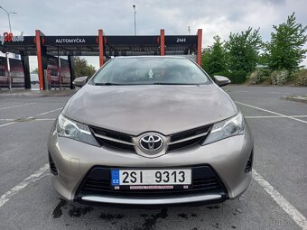 Toyota Corolla Auris 1.6 benzín 97 kw 2013 - 6